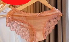 初中女生喊疼男生越往里寨游